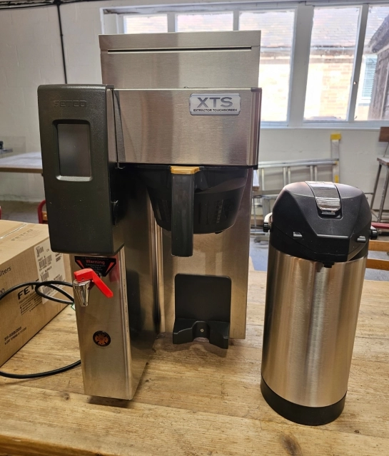 Fetco CBS-2131XTS Coffee Filter Machine &amp;amp; Flask &amp;amp; Server