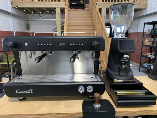 Immaculate Condition - Conti CC202 Espresso Machine 2 Group with Fiorenzato F64 Evo Grinder + Accessories